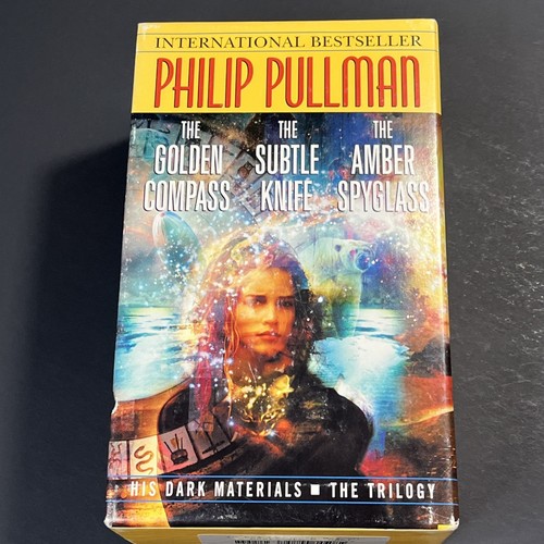His Dark Materials Trilogy: The Golden Compass / The Subtle Knife / The Amber - Picture 1 of 7