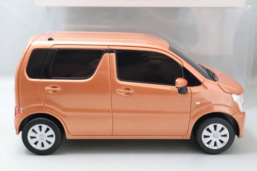color sample Suzuki Wagon R Reflective Orange Metallic 1/18 Minicar - Picture 3 of 6