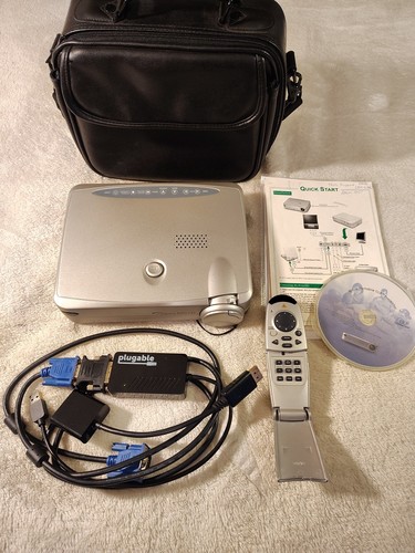 Optoma EP735 EzPro DLP Projector Powers On Carrying Case Remote Bundle Cables - Picture 4 of 21