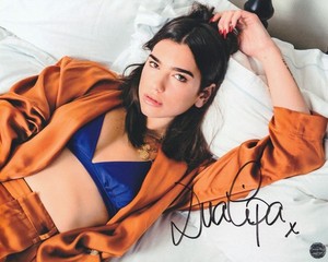 【sale】Dualipa 直筆サイン　レコード　デュアリパ 2025年最新】デュアリパ サインの人気アイテム - メルカリ