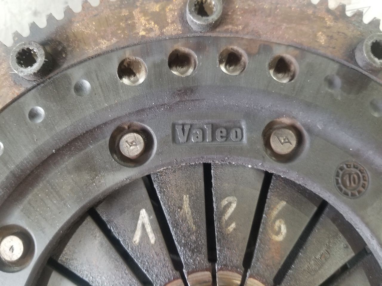 11 AUDI R8 5.2L R-TRONIC AUTOMATIC TRANSMISSION FLYWHEEL WITH PRESSURE PLATE