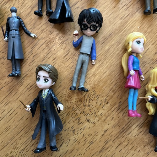 Grande lotto di figurine e accessori personaggi Harry Potter mondo magico - Foto 17 di 24