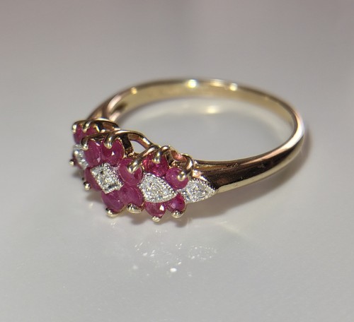 Anello 9k Con Rubino E Schegge Di Diamanti - Foto 3 di 9