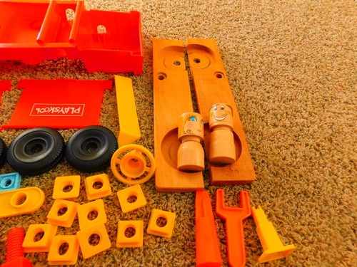 25-875 1970's Vint Playskool Take Apart Red Plastic Wood Car W/Wooden People Toy - Picture 18 of 19