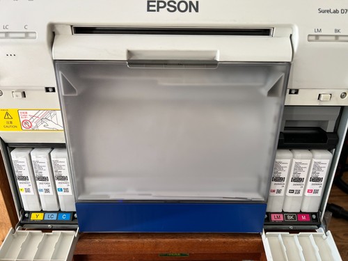 Epson SureLab D700 Professional Digital Tintenstrahldrucker voll funktionsfähig mit Tinte - Bild 9 von 9