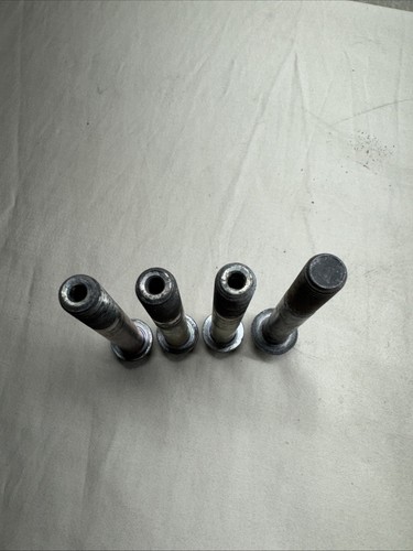 09-16 2009 2016 Suzuki Gsxr 1000 Front Brake Caliper Bolts Bolt Kit Set Of 4 Oem - Picture 9 of 11