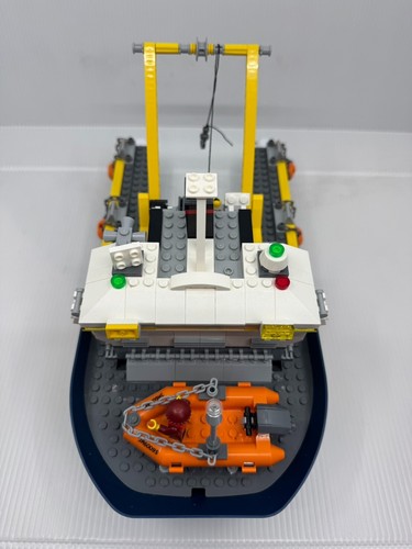 LEGO CITY: Deep Sea Exploration Vessel (60095)  BUILDT NO BOX AS IS - Picture 15 of 24