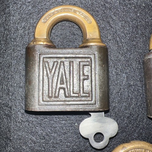 Three (3) Vintage Yale Push Key Padlocks w/keys - Picture 7 of 11