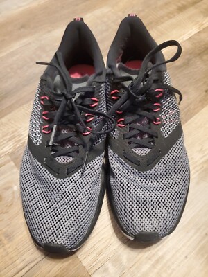 Womens Nike zoom strike 