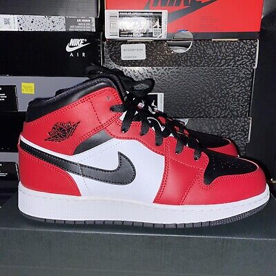 Nike Air Jordan 1 Mid Chicago Black Toe GS 554725-069 Size 4.5Y IN