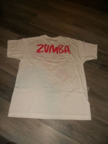 CAMISETA ZUMBA ""LIVE TO LOVE ZUMBA"" TALLA ÚNICA PARA LA MAYORÍA DE LAS CAMISETAS NUEVA EN BOLSO - Imagen 2 de 5
