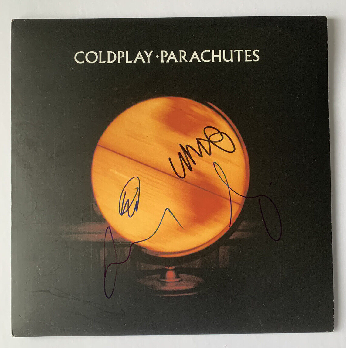 COLDPLAY X4 SIGNED PARACHUTES VINYL LP JSA LOA #BB22703 COLDPLAY X4 SIGNED PARACHUTES VINYL LP JSA LOA #BB22703