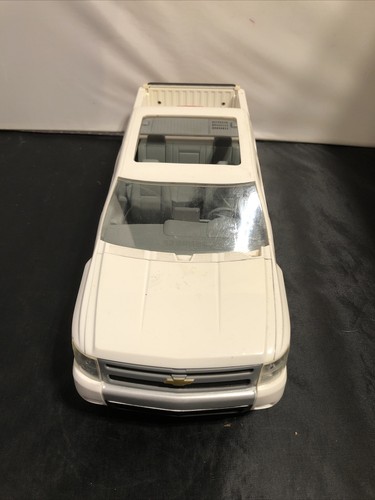 2009John DEERE 1:25 Scale Diecast Chevrolet Silverado Truck talking Toolbox HTF - Picture 2 of 7