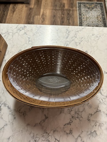 Longaberger 2006 Oval Bowl Basket and hard plastic lidded protector - Picture 3 of 7