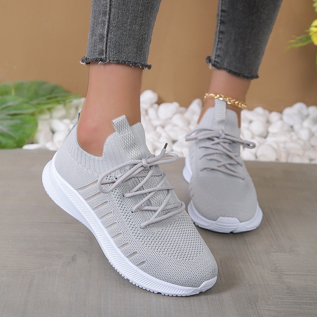 Snapdeal ladies sports best sale shoes