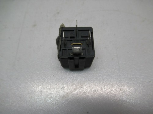 MITSUBISHI OUTLANDER II CW0 2.2 DI-D 4-WD Relais 12V 30A 20200100 (220) - Picture 2 of 5