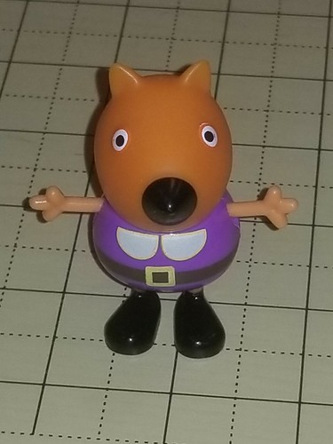 Peppa Pig & Freddy Fox Toy Figure with School Desk - Picture 2 of 6