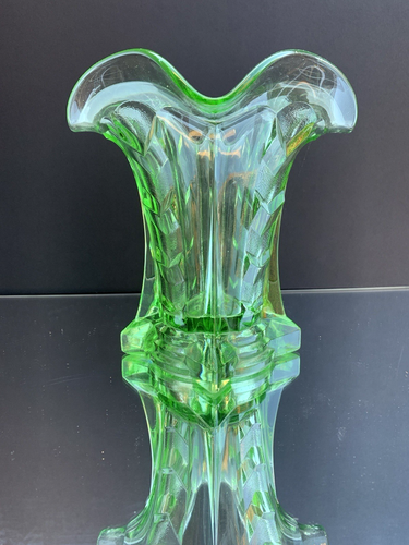Pair of Rare Art Deco STOLZE Hemonova Hut Pressed Green Glass Chevron Vases - Picture 9 of 11