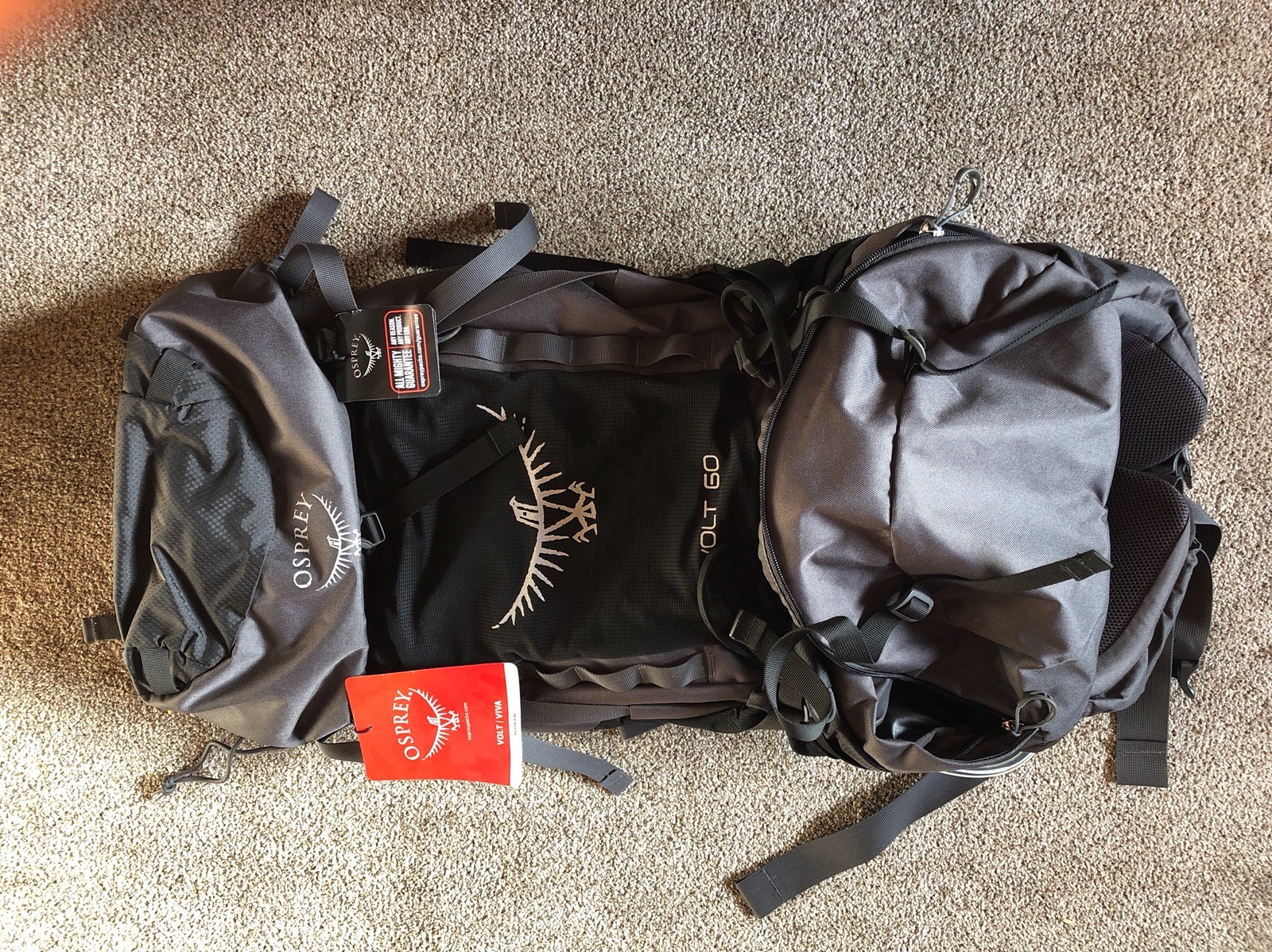 Osprey Volt 60 Mochila alquitrán negro O/S nuevo con etiquetas Osprey Volt 60 Mochila alquitrán negro O/S nuevo con con nuevo etiquetas a49730