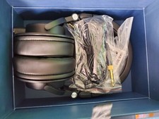LyxPro HAS-30 Closed Back Over-Ear Sound Isolation Noise Cancelling Headphones