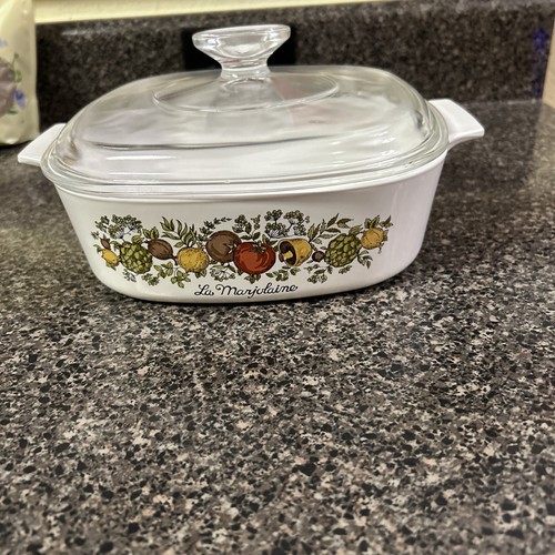 Vintage Spice of Life Corning Ware La Marjolaine A2B 2 Qt Casseruola Piatto con Coperchio - Foto 2 di 6