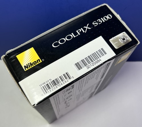 Cámara digital Nikon COOLPIX S3100 14,0 MP plateada - batería, cargador, AV y manual - Imagen 22 de 23