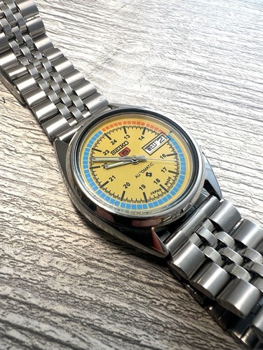 Seiko 5 Sports Men's Watch multicolor dial- 7S26-8040 - Picture 3 of 7