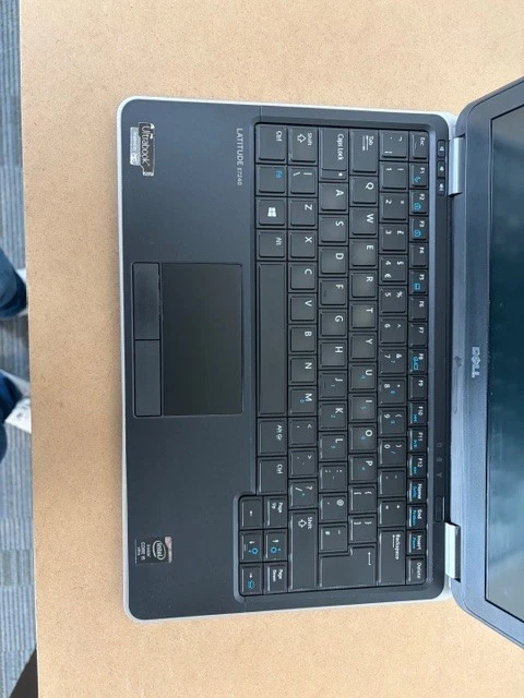 Dell Latitude E7240 · i5-4310U · 4GB · 128GB, photo 3 of 5