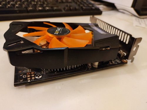 Scheda grafica Zotac GeForce GTX 750 Ti 2GB GDDR5, DVI, Mini HDMI + adattatore - Foto 6 di 8