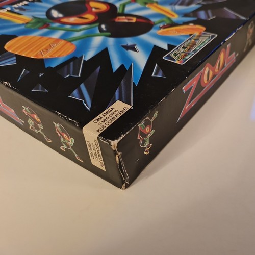 Amiga - Zool Big Box Amiga 1 Mb Compatibles with Manual & Wheel, Plus Poster - Picture 13 of 21