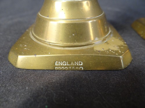 Pair of 1890s Solid Brass English Beehive Pushup Candlesticks Reg. No 223580 - Picture 2 of 4