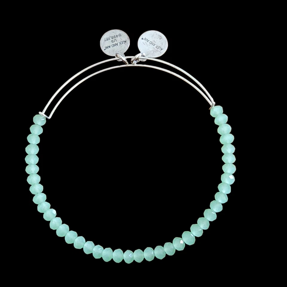 Brazalete de plata con cuentas de vidrio verde Alex And Ani Foto 2 de 2