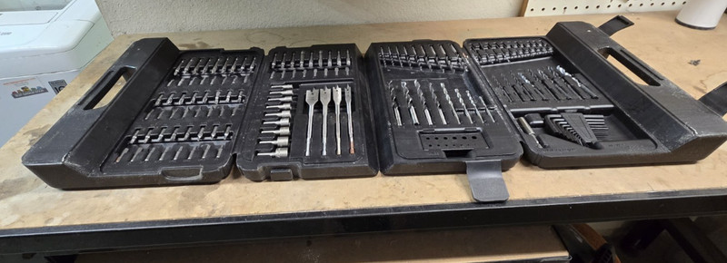 Black & Decker 71-999 129-Piece Drilling & Screw Driving Set