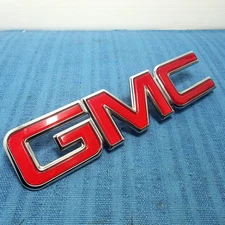 OEM 02-09 GMC Envoy GRILLE EMBLEM  Badge Logo Nameplate Name 15005589
