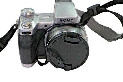 Sony Cyber-Shot DSC-H1, a 5.1-Megapixel ''Bridge'' Camera Tested Works Perfect