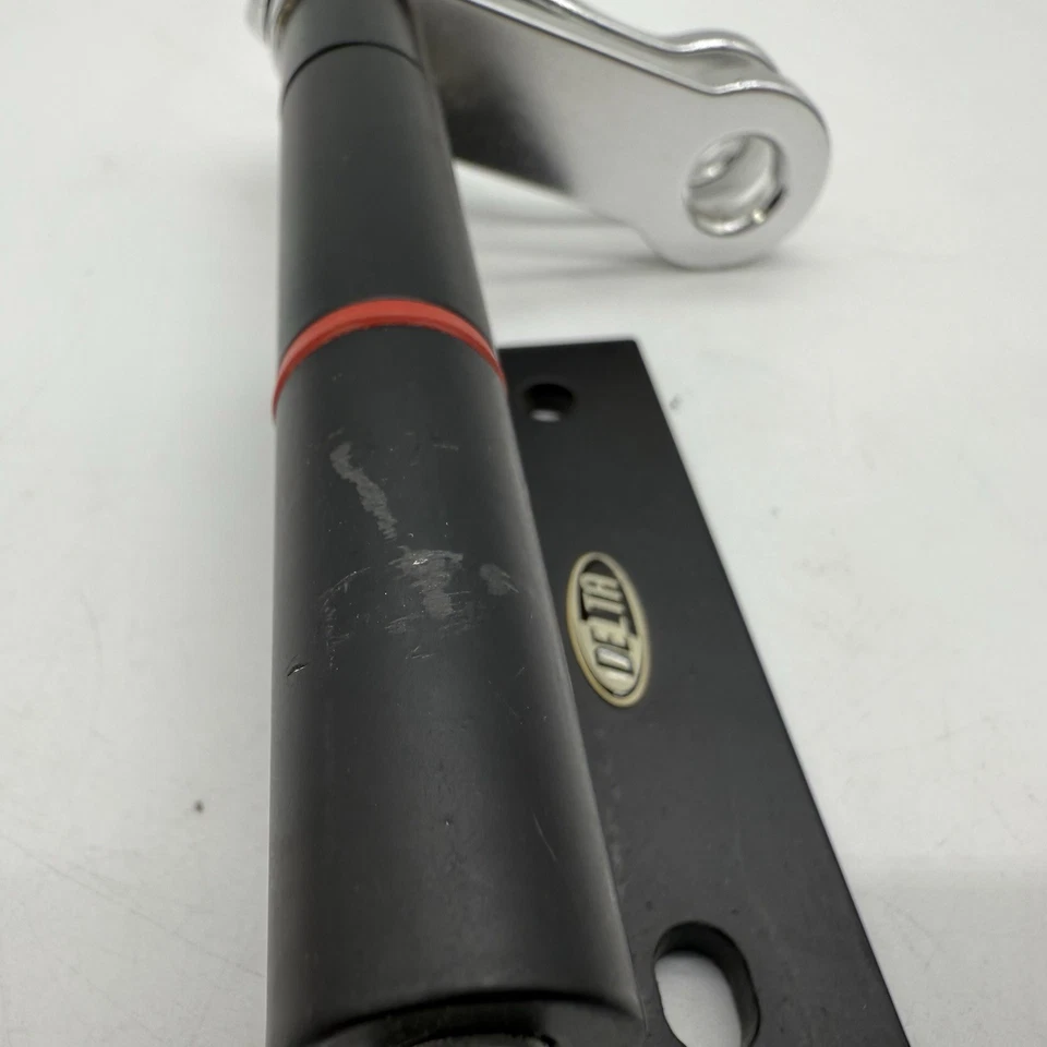 Enganches de bicicleta originales de Delta Cycle - Sostiene bicicletas de forma segura en auto/camión usados Foto 4 de 4