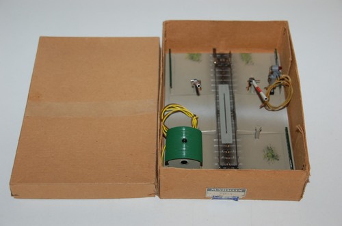Märklin H0 7054 mechanischer Bahnübergang mit beleuchtetem Andreaskreuz OVP TOP - Bild 2 von 9