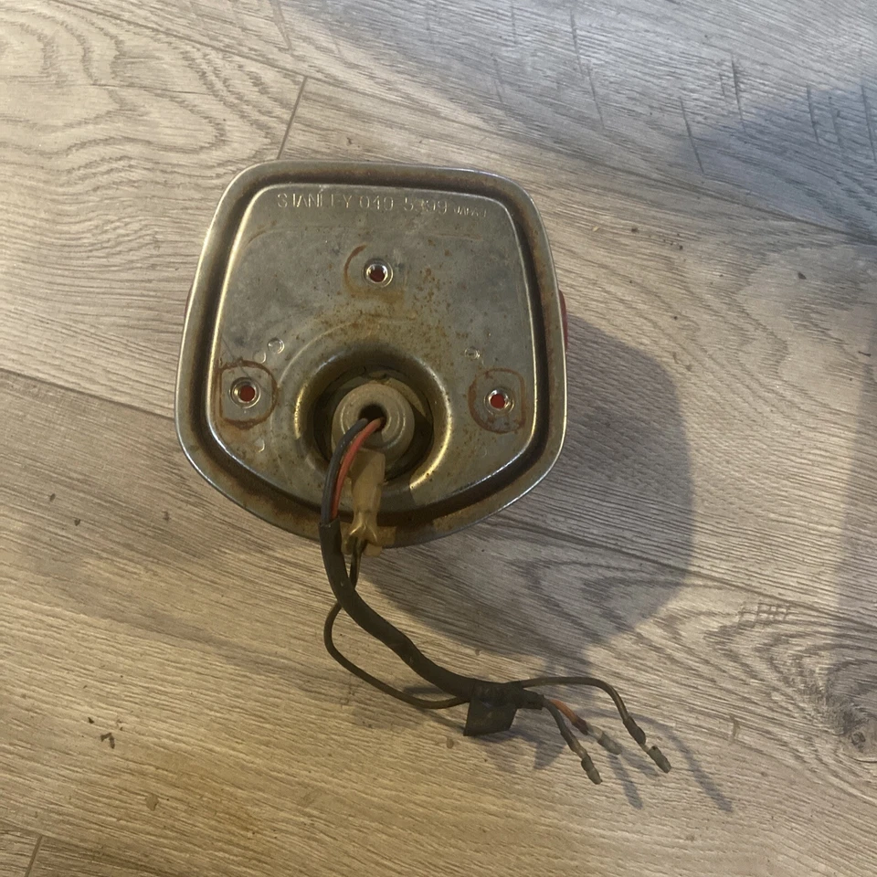 Luz trasera Kawasaki KZ400 1974 Foto 2 de 2