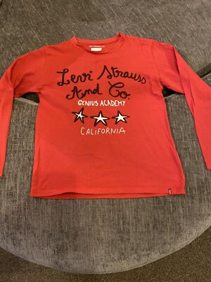 red levis top