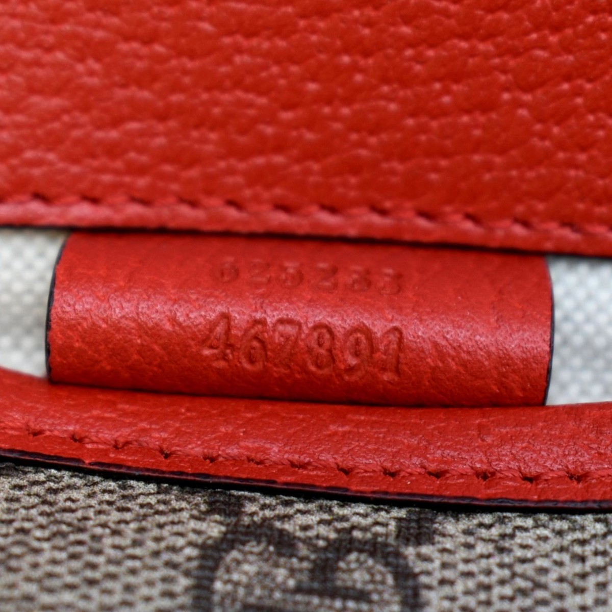GUCCI Apple Interlocking GG Supreme Canvas Belt Bag