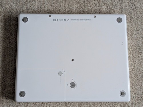 Vintage laptop Apple iBook G4, 1.33 GHz CPU, 512 MB RAM, GPU Radeon 9550 - Bild 11 von 15