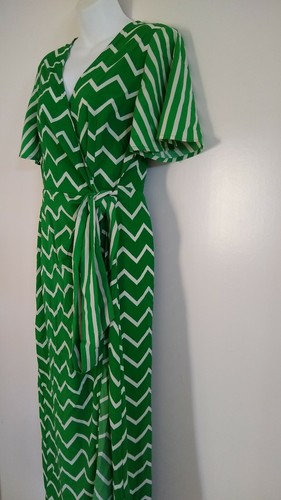 Who What Wear Women's Chevron V-neck Short Sleeve Tie-Belt Green Wrap Dress Sz M - Picture 5 of 12