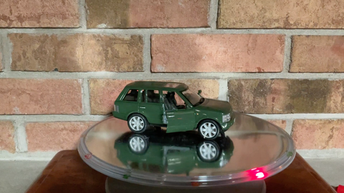 LAND ROVER RANGE ROVER 1: 33 DIE-CAST CAR COLLECTOR'S MODEL WELLY GREEN - Video 1 of 1