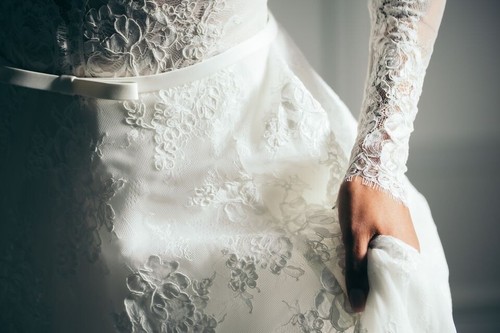 Klienfeld's Pnina Tornai: Love Collection Wedding Dress- Long sleeve- size 6/8 - Picture 5 of 10