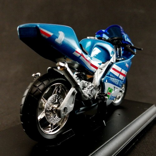 1994 YAMAHA TZ-250 M Motorcycle Die-Cast Model 1:18 Scale WELLY Toy Collection 1 - Picture 10 of 12