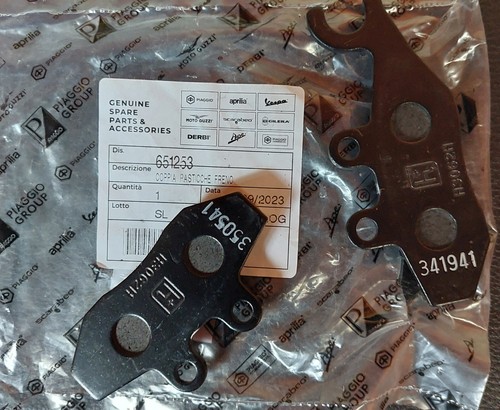 651253 Front Brake Pads Genuine - Piaggio BEVERLY 300 RST/IE ZAPM69200 ZAPMA2100 - Picture 2 of 3