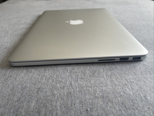 Apple MacBook Pro 13-Inch (256 GB SSD , Intel Core i5, 1.2 GHz, 8GB) - Picture 4 of 6