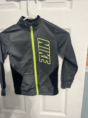 Nike Jungen 6/M Übergangsjacke, Full Zip grau mit neongrüner Hervorhebung. - Bild 1 von 4