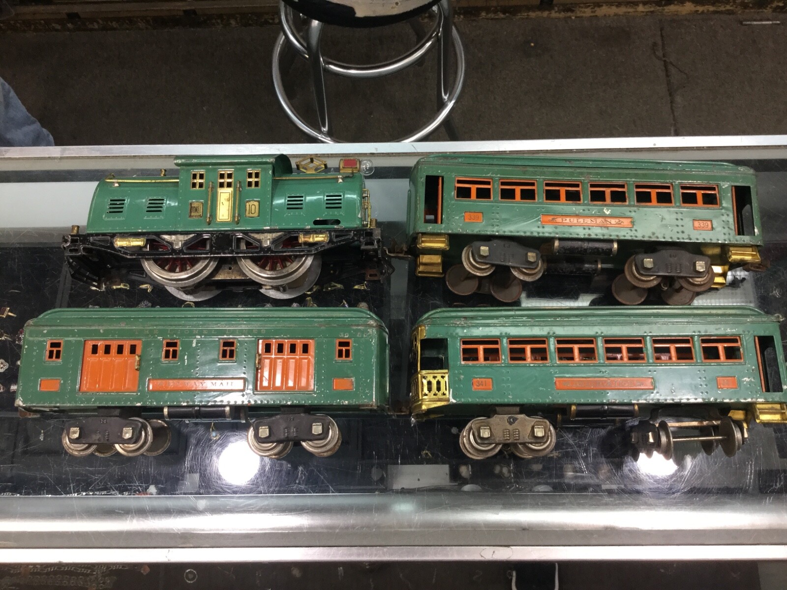 Lionel Std Gauge Pass Set 10 Loco, 332 Baggage, 339 Pullman, 341 Observation Lionel Std Gauge Pass Set 10 Loco, 332 Baggage, 339 Pullman, 341 Observation