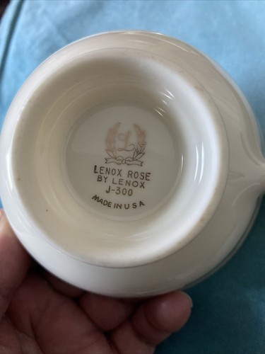 VTG Lenox Bone China "Lenox Rose" ~ Gold Trim Tea Cup Set of 2 - Picture 3 of 3